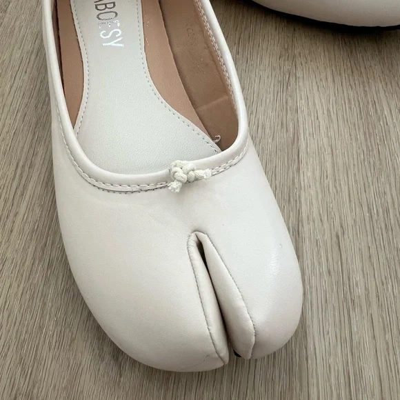 NWOT - Raboesy Tabi Ballet Flats (White) - Size 8 - Picture 2 of 7